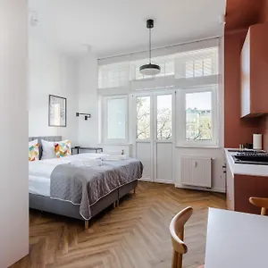 Przytulne I Komfortowe Studia Very Berry W Poznaniu By Renters Poznań